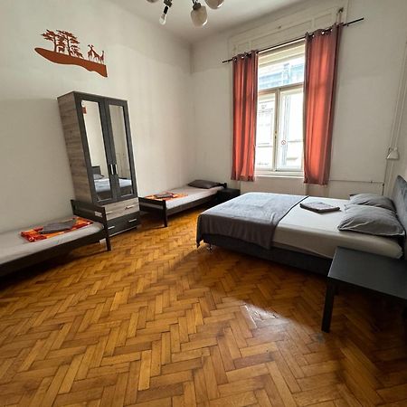 Boomerang Hostel Будапеща Екстериор снимка