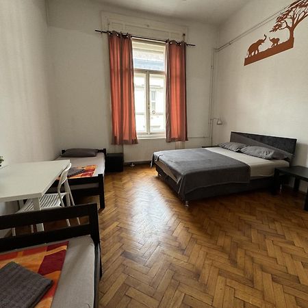 Boomerang Hostel Будапеща Екстериор снимка