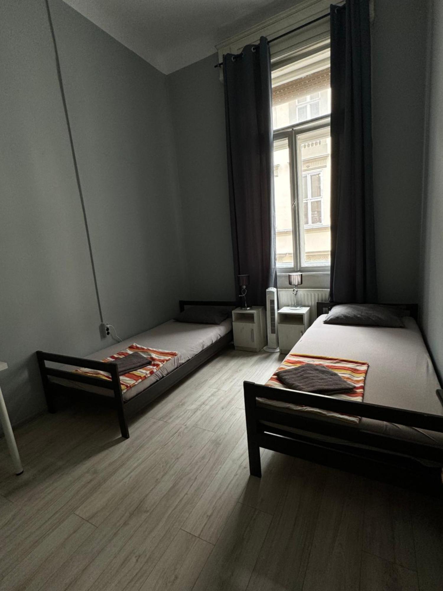 Boomerang Hostel Будапеща Екстериор снимка