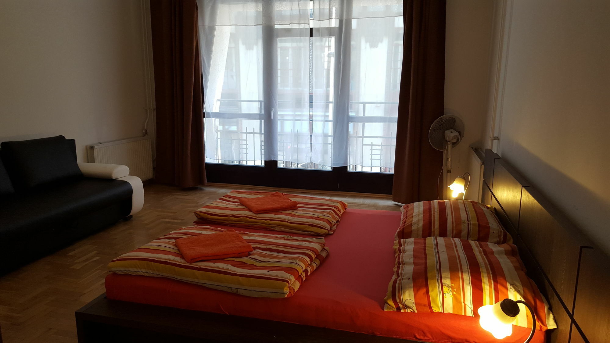 Boomerang Hostel Будапеща Екстериор снимка