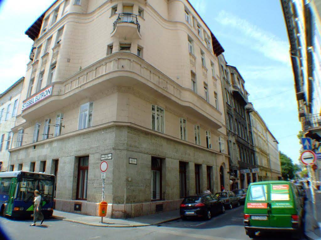 Boomerang Hostel Будапеща Екстериор снимка